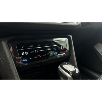 Volkswagen Tiguan  SUV 2021,  2.0 diesel, automat - Na sprzedaż za 88 500 zł - Gdynia - zdjęcie 11