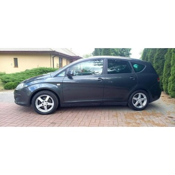 Seat Altea  Kombi 2009,  1.9 diesel - Na sprzedaż za 14 900 zł - Płońsk - zdjęcie 8