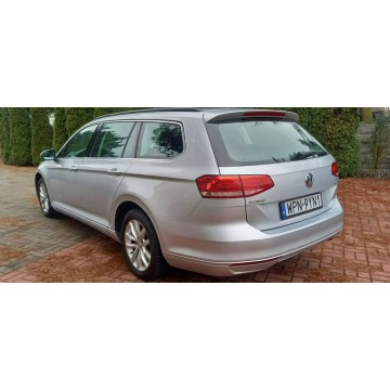 Volkswagen Passat  Kombi 2017,  1.6 diesel - Na sprzedaż za 43 900 zł - Płońsk - zdjęcie 12