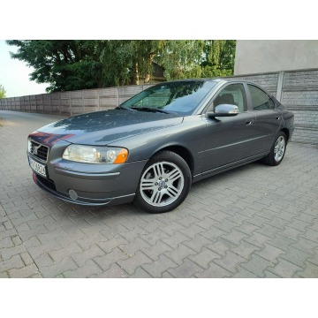 Volvo S60 - lift*