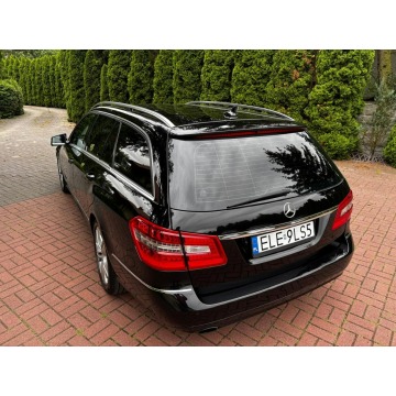 Mercedes - Benz E-klasa  Kombi 2011,  1.8 benzyna, automat - Na sprzedaż za 38 900 zł - Płońsk - zdjęcie 11