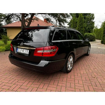 Mercedes - Benz E-klasa  Kombi 2011,  1.8 benzyna, automat - Na sprzedaż za 38 900 zł - Płońsk - zdjęcie 8