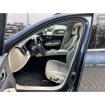 Volvo   SUV 2023,  2.0 benzyna, automat - Na sprzedaż za 138 000 zł - Jawczyce - zdjęcie 10