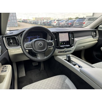 Volvo   SUV 2023,  2.0 benzyna, automat - Na sprzedaż za 138 000 zł - Jawczyce - zdjęcie 12