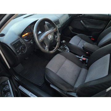 Volkswagen Golf  Hatchback 2001,  1.6 benzyna - Na sprzedaż za 7 700,00 zł - Olsztyn - zdjęcie 8