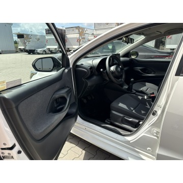Toyota Yaris  Hatchback 2022,  1.0 benzyna - Na sprzedaż za 55 500 zł - Jawczyce - zdjęcie 9