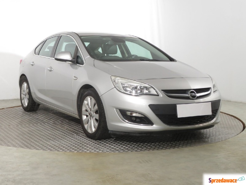 Opel Astra  Liftback 2012,  1.7 diesel - Na sprzedaż za 18 999 zł - Katowice