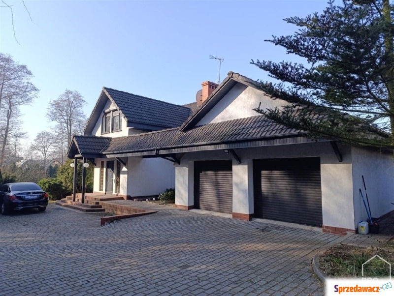 Wynajmę dom Gliwice, Czechowice -  wolnostojący trzypiętrowy,  pow.  282 m2,  działka:   1687 m2