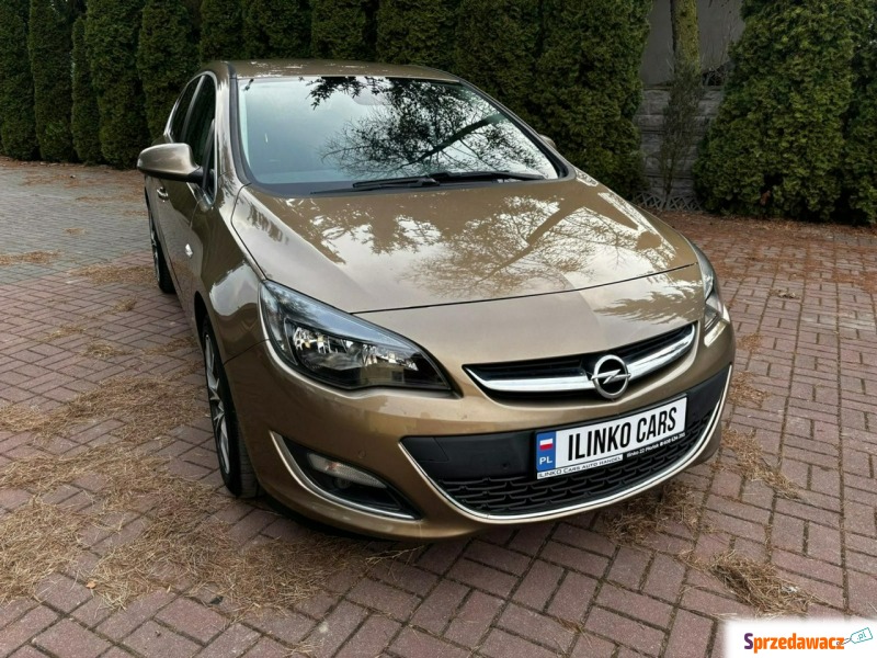 Opel Astra  Hatchback 2012,  1.7 diesel - Na sprzedaż za 21 900 zł - Płońsk