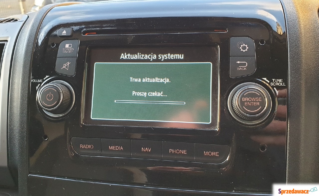 Aktualizacja map uConnect TomTom...