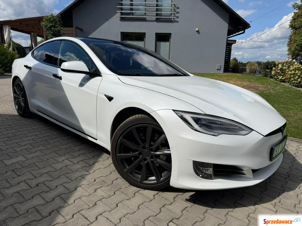 Tesla Model S 2020
