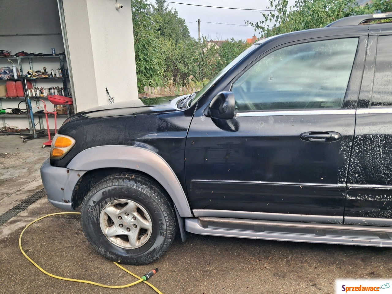 Toyota Sequoia 2004