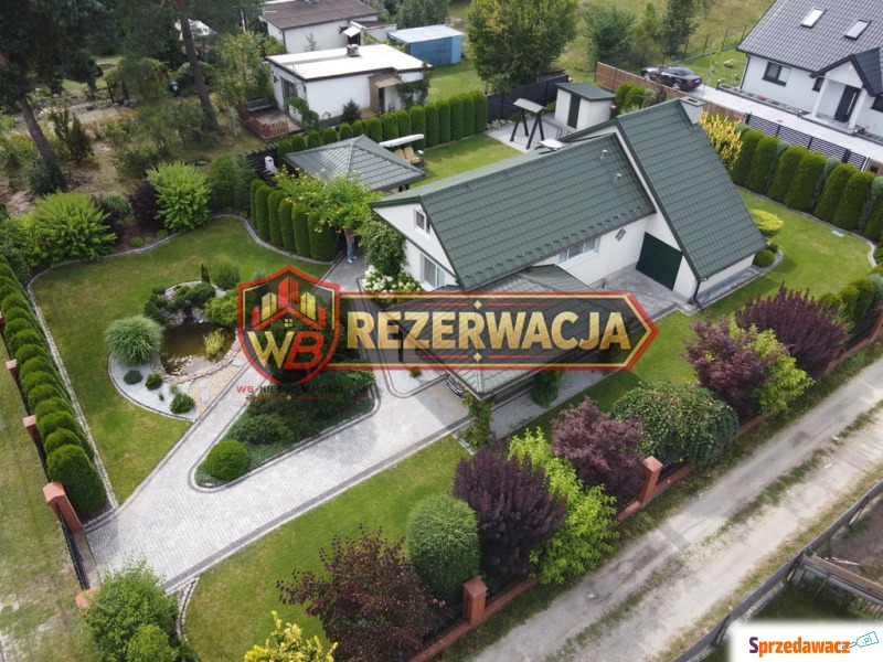 Dom z pięknym ogrodem blisko P...