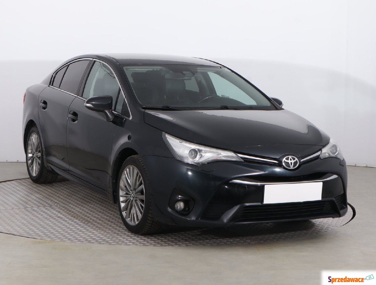 Toyota Avensis 2015