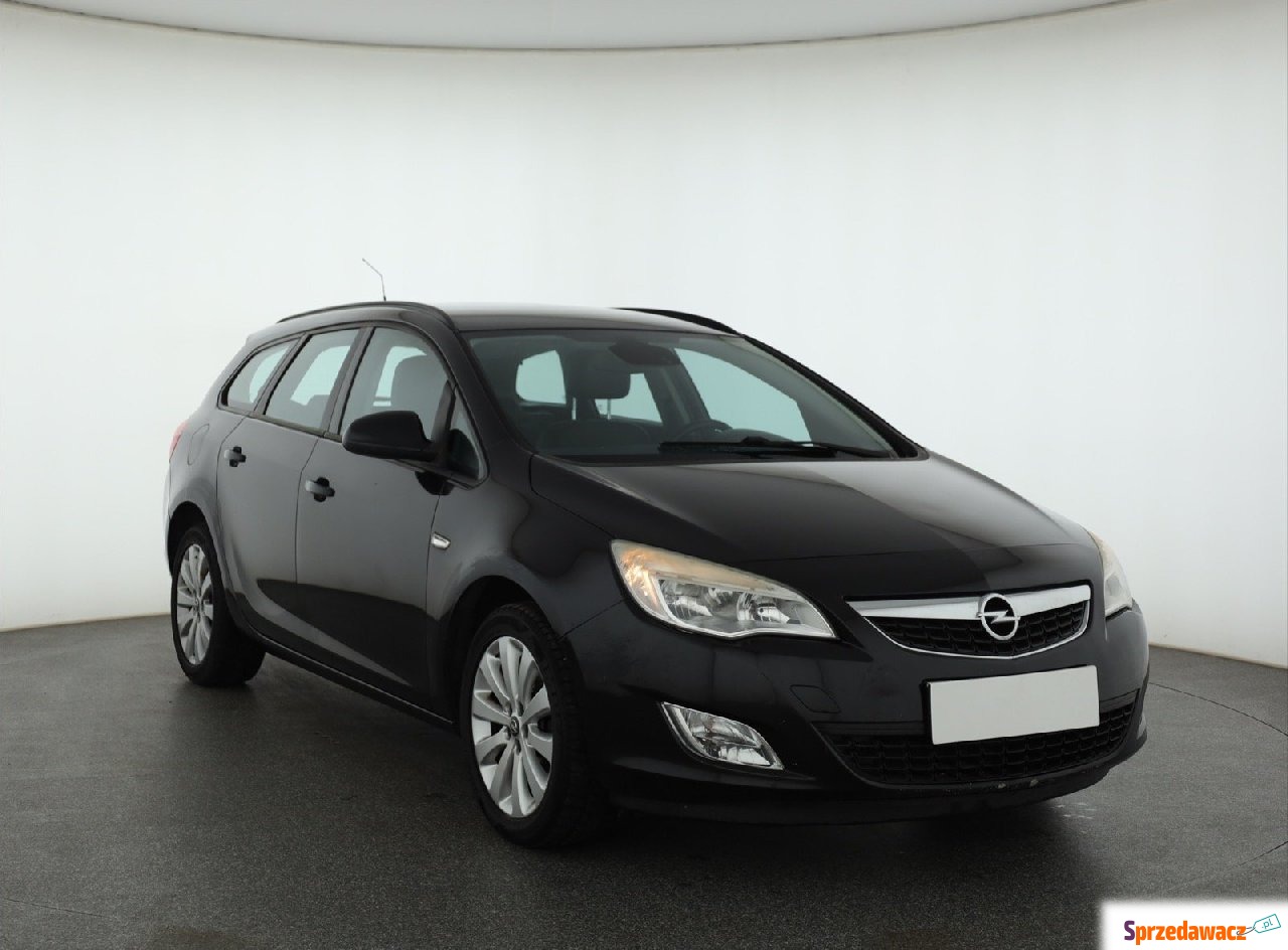 Opel Astra 2011