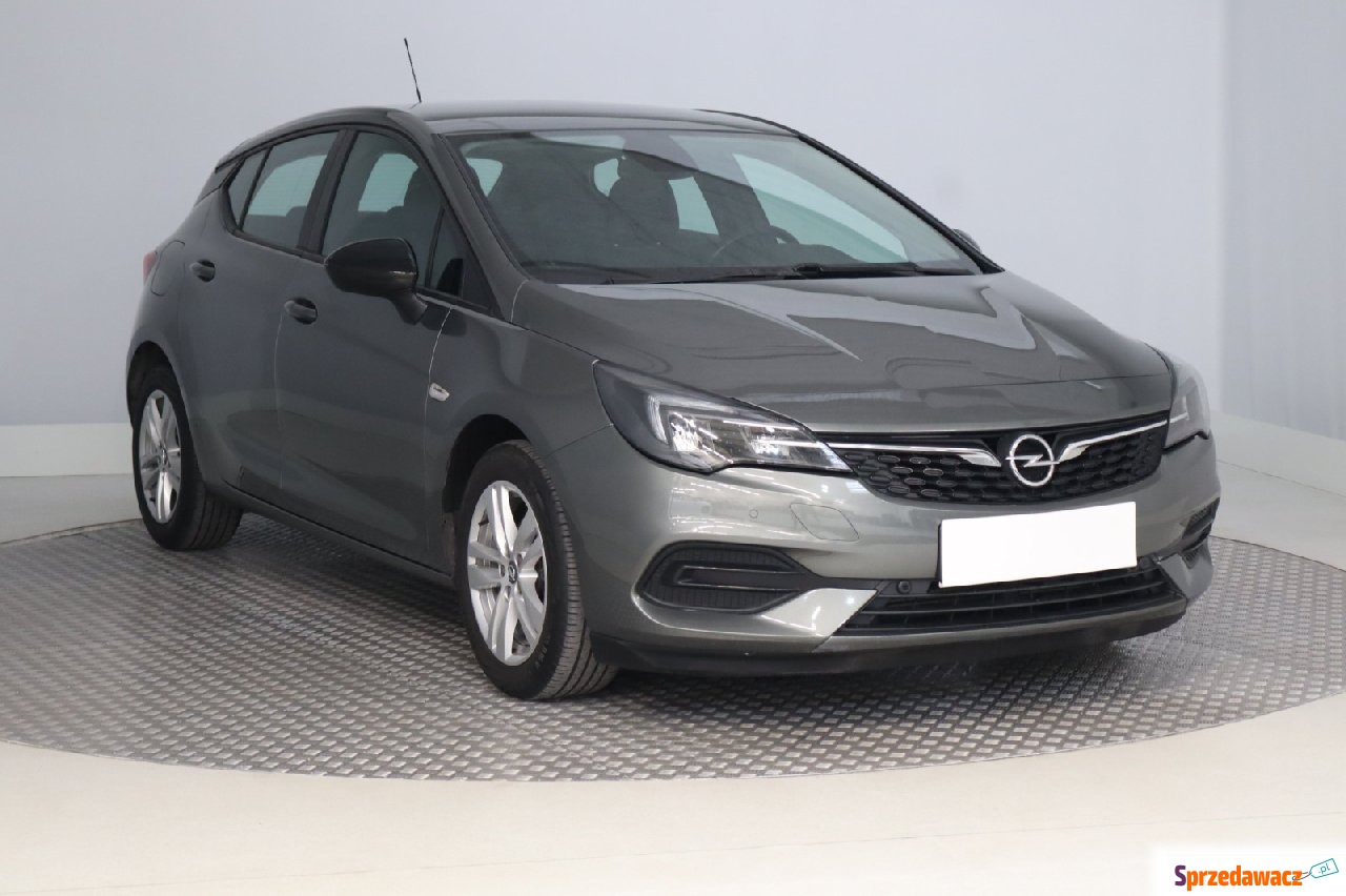 Opel Astra 2021