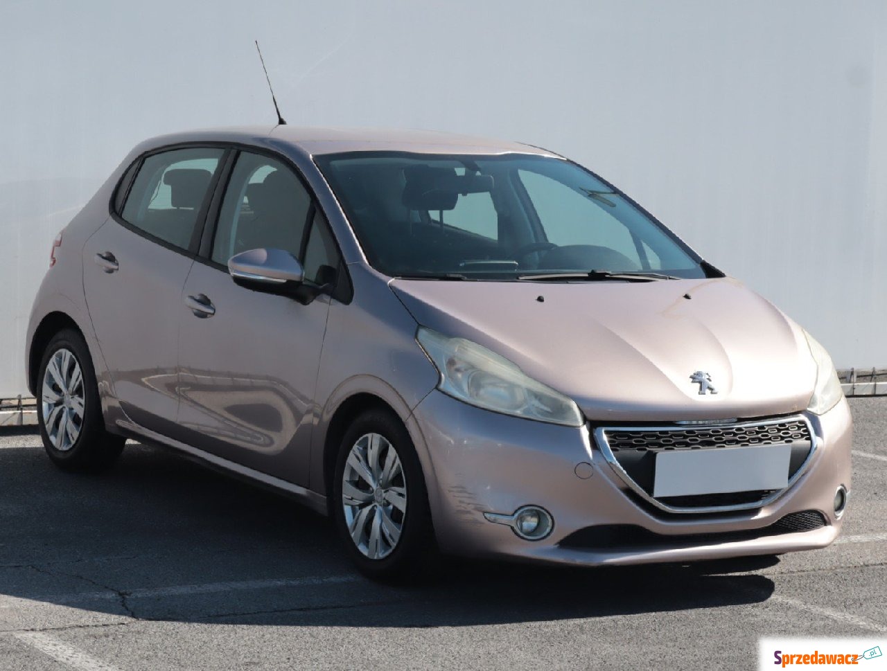 Peugeot 208 2012