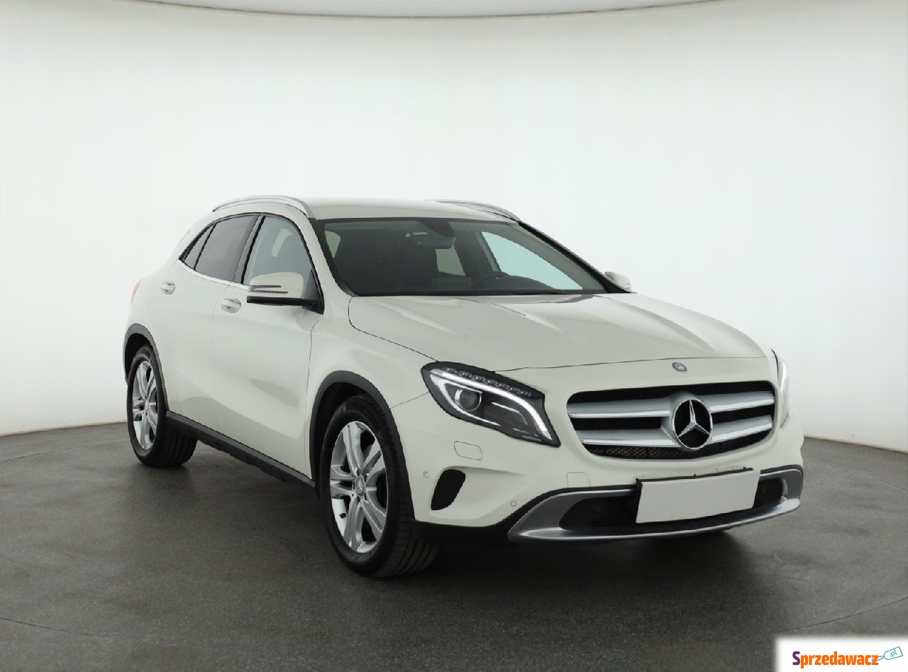 Mercedes - Benz GLA-klasa 2016
