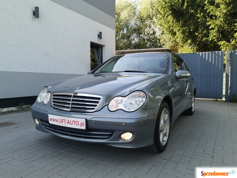 Mercedes - Benz 2004