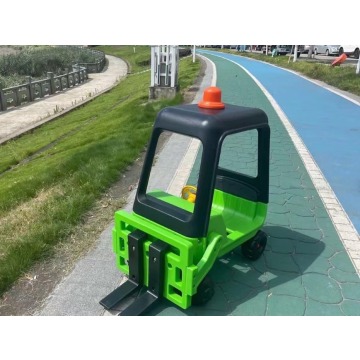 Autko podnośnik dla dziecka.