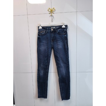 Jeansy damskie Stradivarius Premium ciemny denim 36 / S