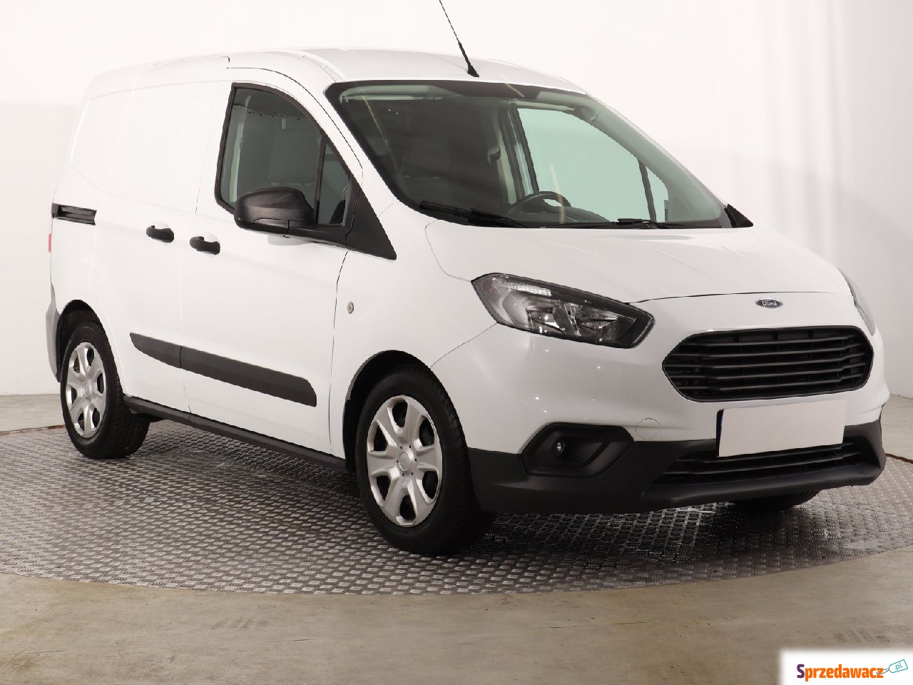 Ford Transit Courier 2021